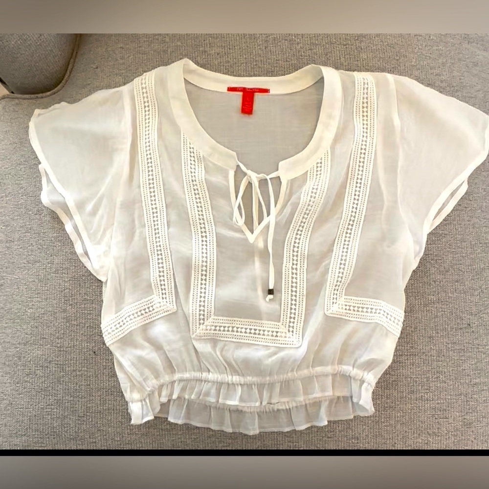 Cute Chelsea & Violet white blouse